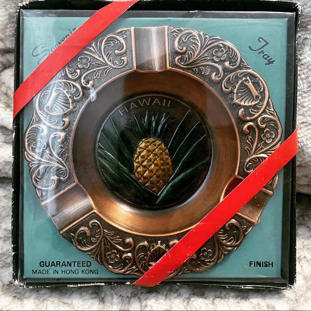 Hawaiian style ashtray